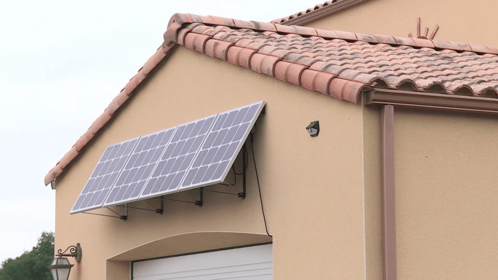 découvrez les panneaux solaires durables beem, conçus pour optimiser votre consommation d'énergie tout en respectant l'environnement. profitez d'une solution énergétique fiable et éco-responsable qui allie performance et longévité.