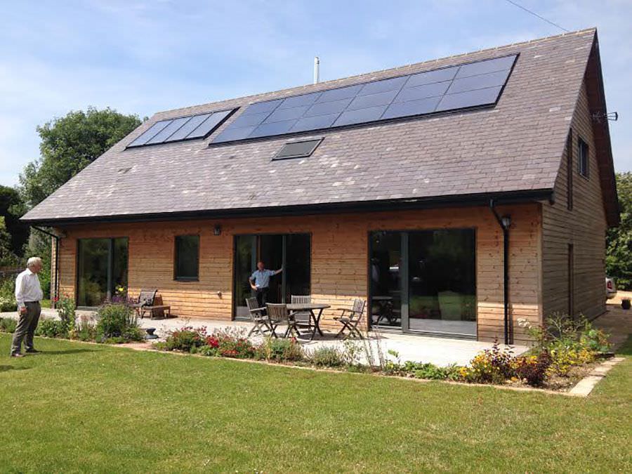 découvrez comment intégrer des panneaux photovoltaïques dans votre maison passive pour maximiser l'efficacité énergétique et réduire votre empreinte carbone. optez pour une solution durable qui allie confort et économies d'énergie.