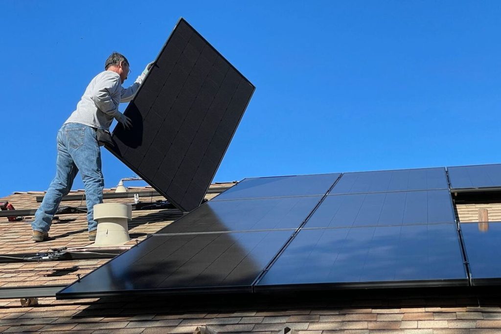 découvrez comment lire votre compteur photovoltaïque pour suivre la production d'énergie de votre installation solaire. apprenez à interpréter les données et à optimiser votre autoconsommation grâce à nos conseils pratiques.