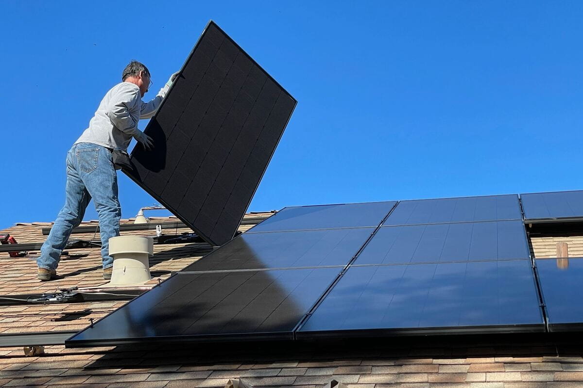 découvrez comment lire votre compteur photovoltaïque pour suivre la production d'énergie de votre installation solaire. apprenez à interpréter les données et à optimiser votre autoconsommation grâce à nos conseils pratiques.