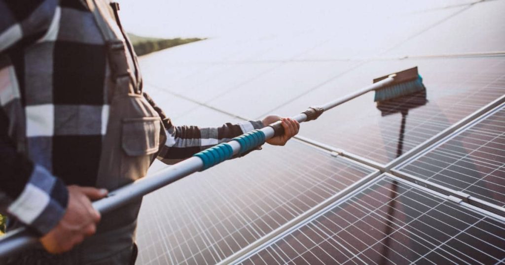 découvrez notre service de nettoyage spécialisé pour les panneaux solaires sunpower, garantissant un rendement optimal et une longévité accrue. profitez d'une installation propre et performante tout en préservant l'environnement.