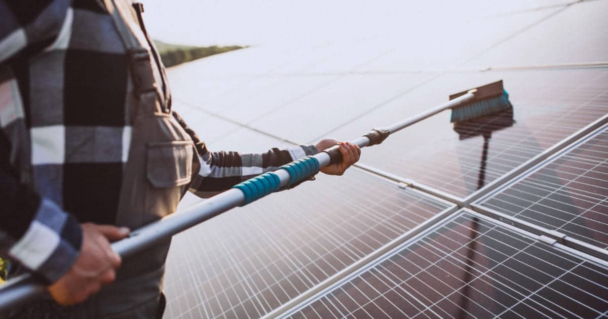 découvrez notre service de nettoyage spécialisé pour les panneaux solaires sunpower, garantissant un rendement optimal et une longévité accrue. profitez d'une installation propre et performante tout en préservant l'environnement.