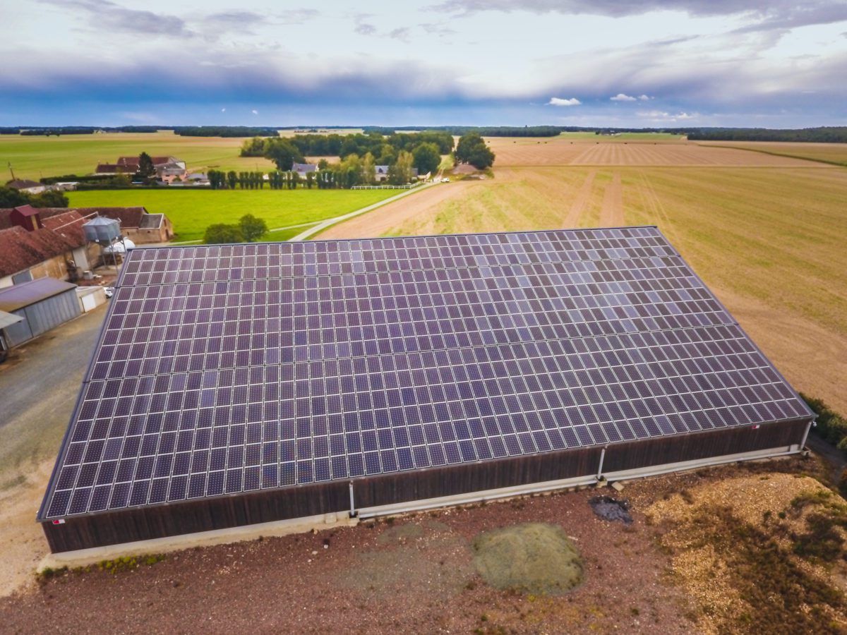 découvrez notre service d'installation de générateurs photovoltaïques pour transformer la lumière du soleil en énergie propre et renouvelable. profitez d'une solution énergétique durable, d'économies sur vos factures d'électricité et d'un impact environnemental positif. faites le choix de l'énergie solaire dès aujourd'hui!