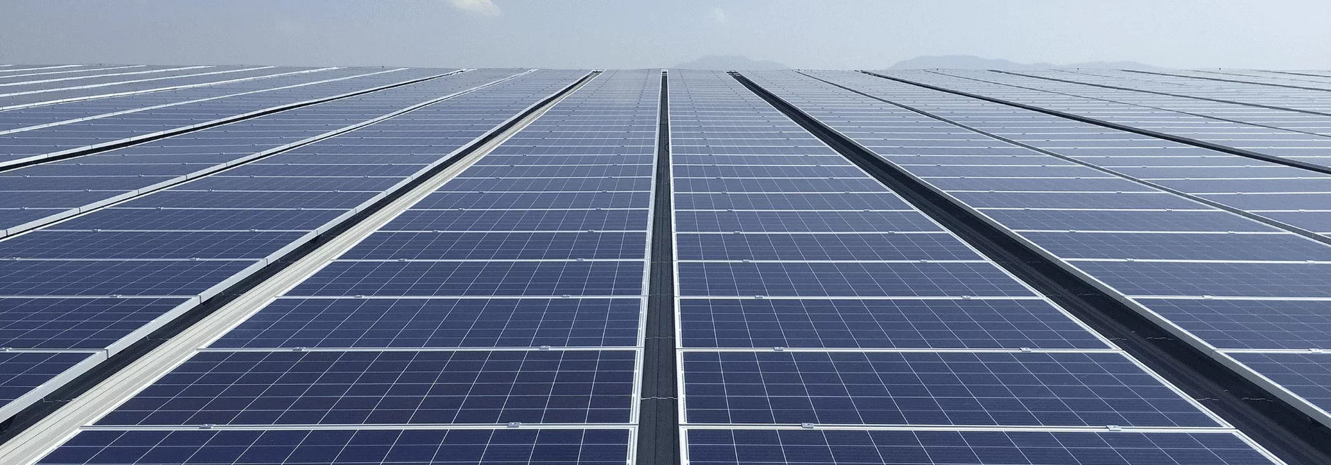 découvrez tout sur le coût de l'autoconsommation photovoltaïque. transformez votre consommation d'électricité avec des panneaux solaires, économisez sur vos factures et bénéficiez d'une énergie renouvelable. informez-vous sur les investissements, les aides disponibles et l'impact environnemental.