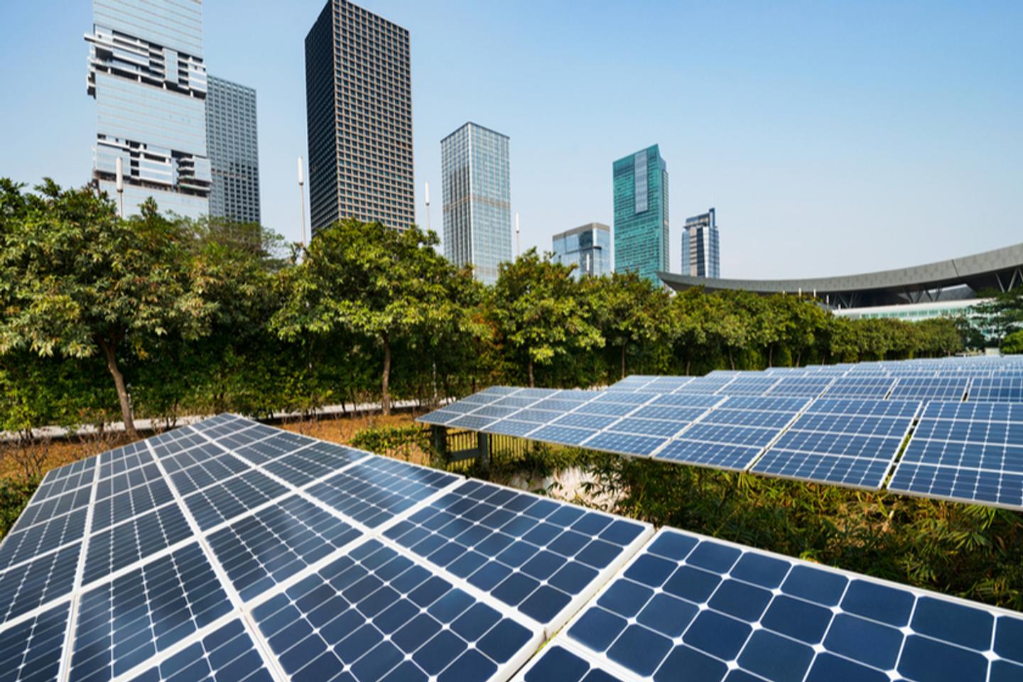 découvrez comment la transformation de l'énergie grâce aux panneaux solaires révolutionne notre approche de la durabilité et de la production d'électricité. explorez les avantages, les technologies innovantes et les solutions écologiques qui contribuent à un avenir énergétique plus vert.