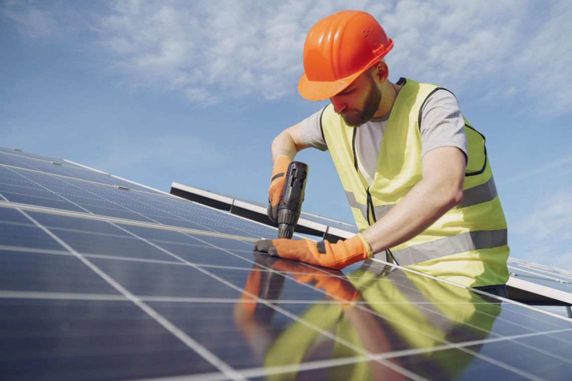 découvrez les différentes aides photovoltaïques disponibles pour financer votre projet d'énergie solaire. maximisez votre investissement tout en réduisant vos factures d'électricité grâce aux subventions et incitations fiscales.