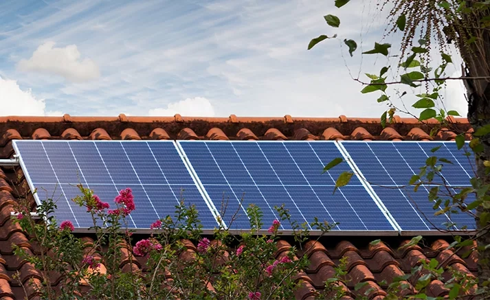 découvrez les nombreux avantages des panneaux photovoltaïques hybrides, alliant efficacité énergétique et innovations technologiques. profitez d'une production d'énergie optimisée, d'une meilleure rentabilité et d'un impact environnemental réduit. informez-vous sur les atouts de cette solution durable pour votre habitation ou votre entreprise.