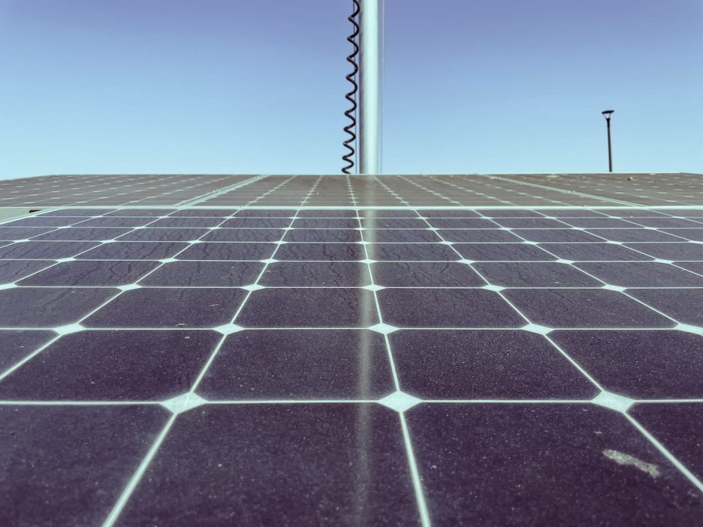 découvrez comment le fluide caloporteur optimise le rendement de vos panneaux photovoltaïques. explorez les avantages d'une gestion thermique efficace pour maximiser la production d'énergie solaire.