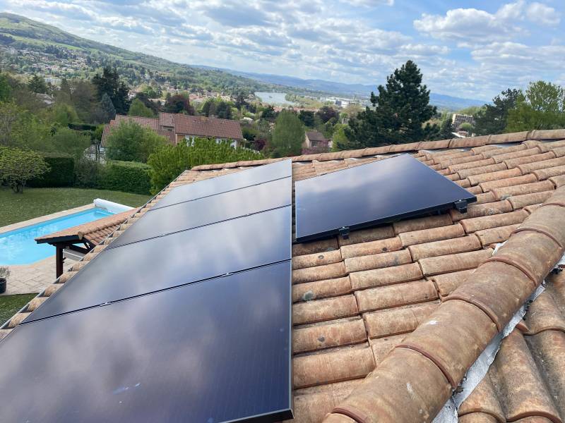 découvrez comment revendre l'électricité générée par vos panneaux solaires et optimiser votre investissement tout en contribuant à une énergie plus verte. informez-vous sur les démarches, les avantages et les opportunités offertes par la revente d'électricité en france.