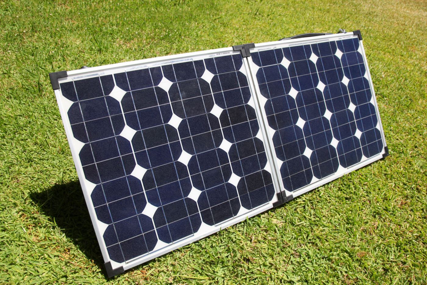 découvrez notre guide complet sur les panneaux solaires : choisissez le meilleur système pour vos besoins, comprenez le fonctionnement, les avantages, et les étapes de l'installation. économisez sur vos factures d'énergie tout en contribuant à un avenir durable.