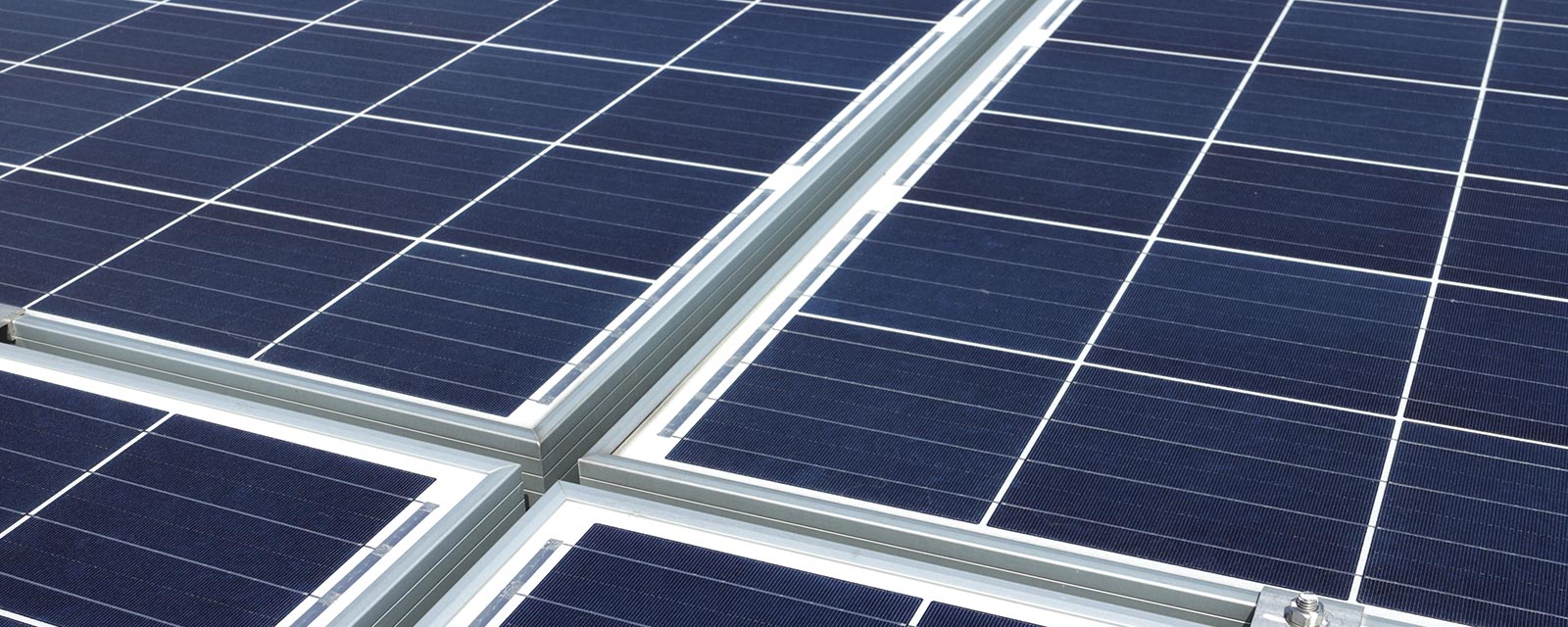 découvrez les principaux avantages du solaire photovoltaïque, une solution écologique et économique qui permet de produire votre propre électricité tout en réduisant votre empreinte carbone. profitez de l'énergie renouvelable, d'économies sur vos factures et d'aides gouvernementales.