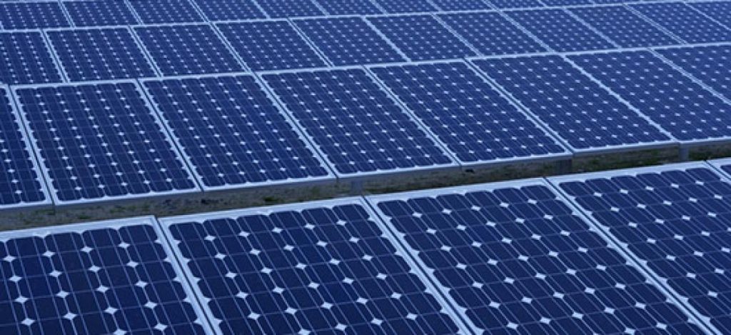 découvrez les semi-conducteurs photovoltaïques, des matériaux clés pour la conversion de la lumière solaire en énergie électrique. apprenez comment ces composants innovants révolutionnent l'industrie de l'énergie renouvelable et contribuent à un avenir durable.