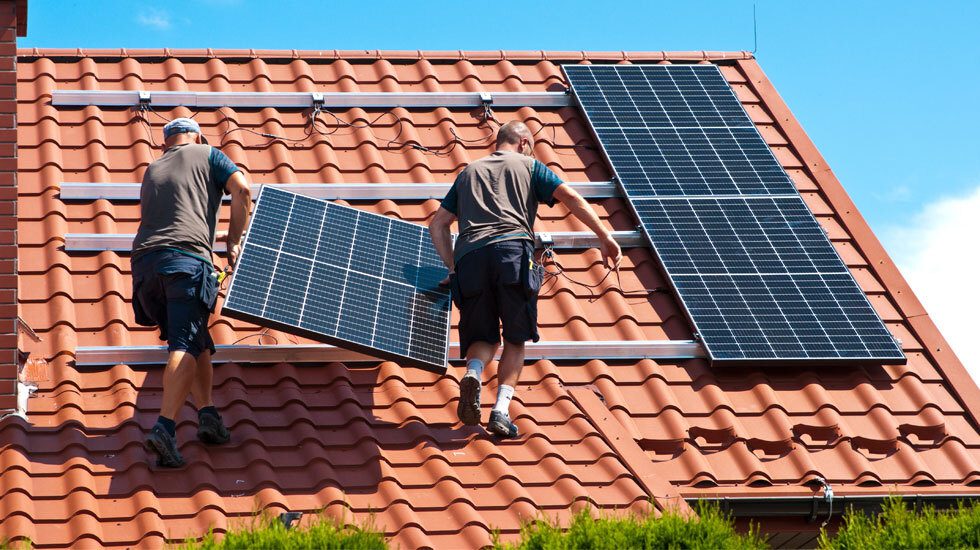 découvrez tout ce qu'il faut savoir sur la garantie décennale photovoltaïque : une protection essentielle pour assurer la fiabilité et la durabilité de vos installations solaires. protégez votre investissement et informez-vous sur les obligations légales et les avantages de cette garantie.