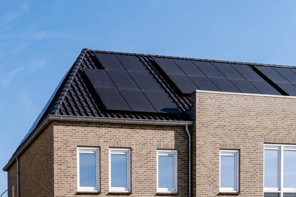 découvrez tout sur le coût des panneaux photovoltaïques : investissement initial, économies d'énergie, aides financières et retours sur investissement. informez-vous pour optimiser votre transition vers l'énergie solaire.