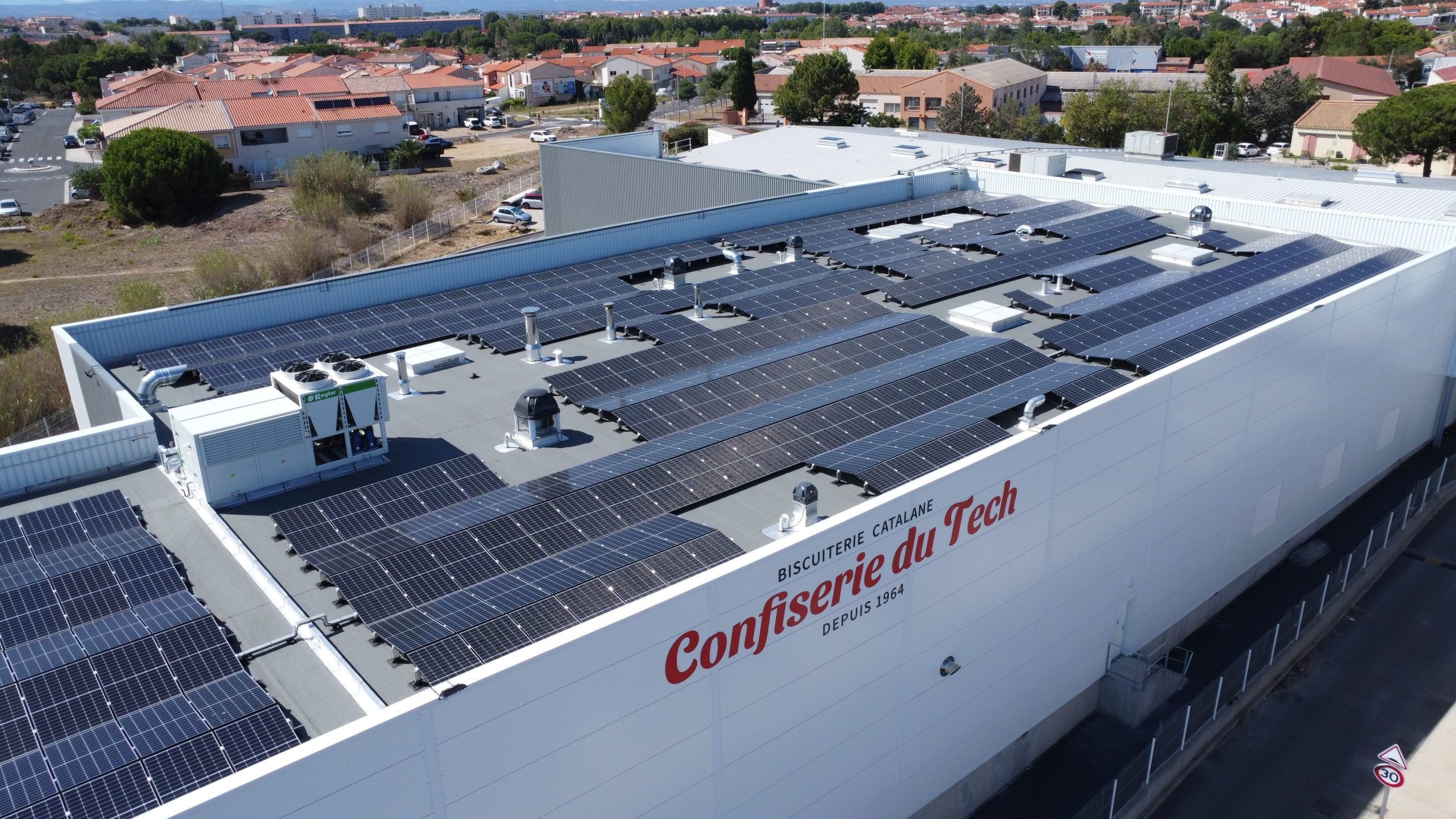 découvrez comment les panneaux photovoltaïques peuvent révolutionner l'énergie dans le milieu rural. profitez des avantages de l'énergie solaire pour réduire vos factures, préserver l'environnement et renforcer l'autonomie énergétique de votre communauté. informez-vous sur les solutions adaptées aux besoins spécifiques des zones rurales.