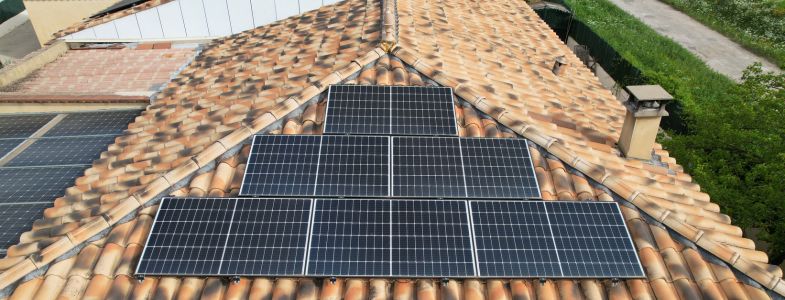 découvrez les avantages des panneaux photovoltaïques pour produire de l'énergie durable et réduire votre facture d'électricité. explorez nos solutions innovantes et écologiques pour un avenir énergétique responsable.