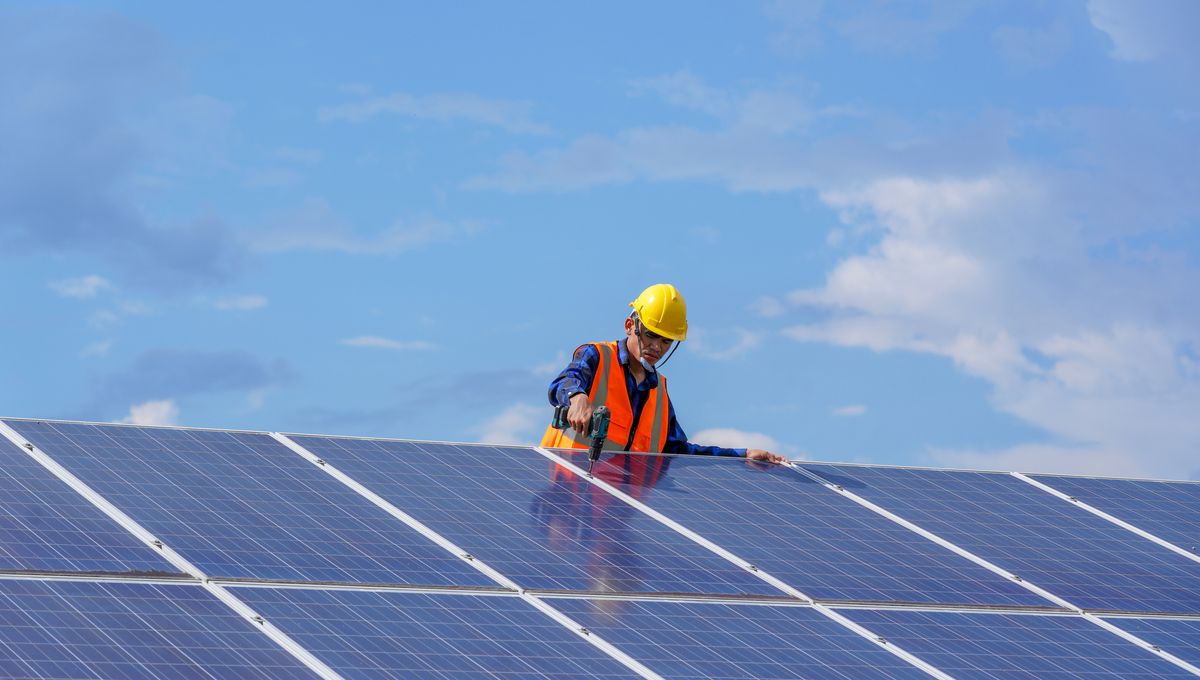 découvrez les arnaques courantes liées aux panneaux photovoltaïques. apprenez à reconnaître les escroqueries et à protéger votre investissement pour une transition énergétique réussie.