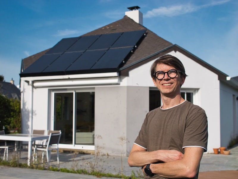 découvrez tout ce qu'il faut savoir sur les aides pour l'installation de panneaux solaires en 2025. profitez des subventions, crédits d'impôt et autres dispositifs gouvernementaux pour rendre votre transition énergétique plus abordable et durable.