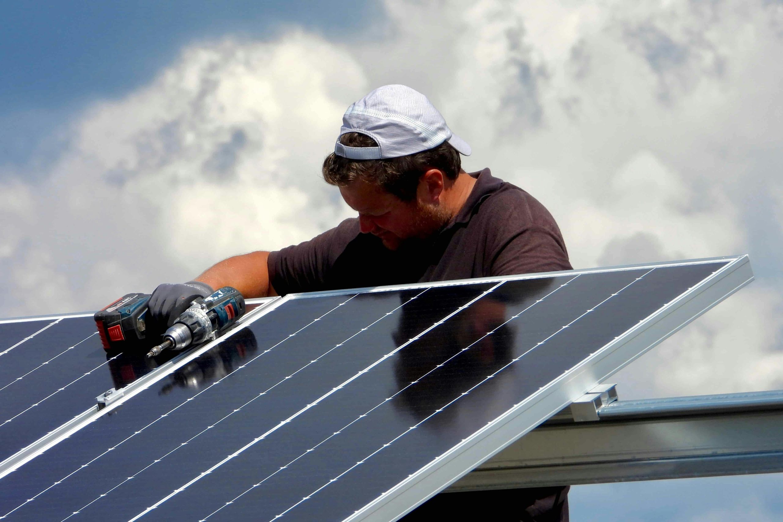 découvrez l'autoconsommation d'énergie, une solution durable qui vous permet de produire et d'utiliser votre propre électricité, réduisant ainsi vos factures tout en préservant l'environnement. informez-vous sur les avantages, les systèmes disponibles et comment faire le meilleur choix pour votre foyer.