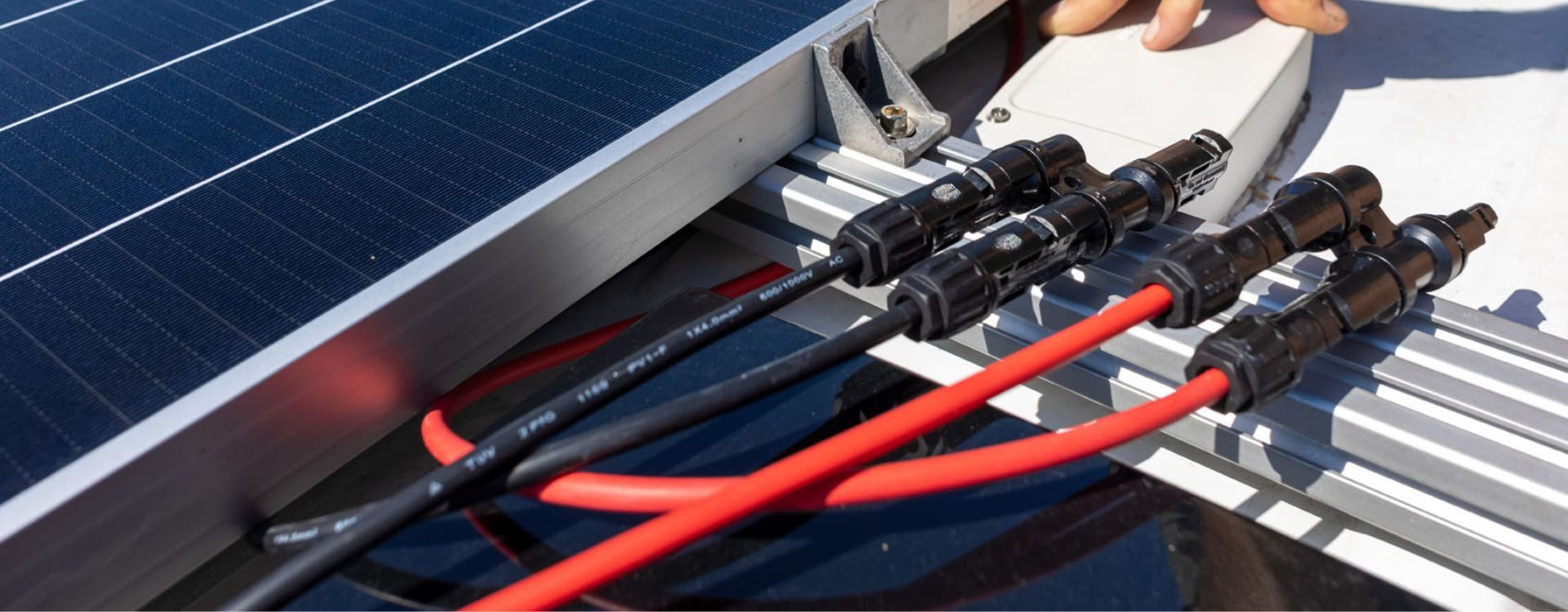 découvrez les principaux avantages d'un kit solaire : économies d'énergie, autonomie, respect de l'environnement et valorisation de votre patrimoine. optez pour une solution durable et rentable grâce à l'énergie solaire.