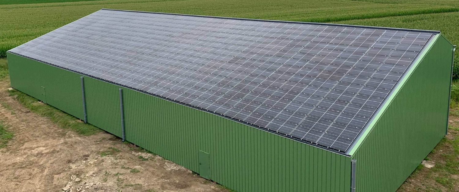 découvrez les avantages des panneaux photovoltaïques sur toiture : réduisez vos factures d'électricité, bénéficiez d'une énergie renouvelable et augmentez la valeur de votre bien tout en contribuant à la protection de l'environnement.