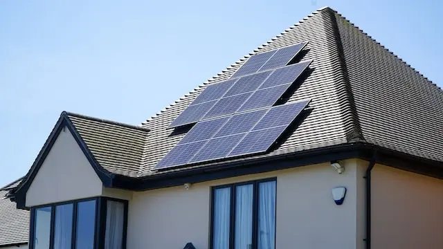 découvrez les nombreux avantages des panneaux photovoltaïques : réduction des factures d'électricité, empreinte carbone diminuée, valorisation de votre patrimoine, et indépendance énergétique. adoptez une solution durable et économique pour un avenir vert.