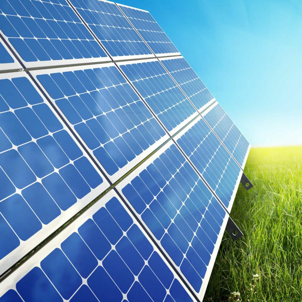 explorez comment les panneaux solaires transforment notre avenir énergétique vers un modèle durable. découvrez les avantages écologiques et économiques de l'énergie solaire pour un avenir plus vert.