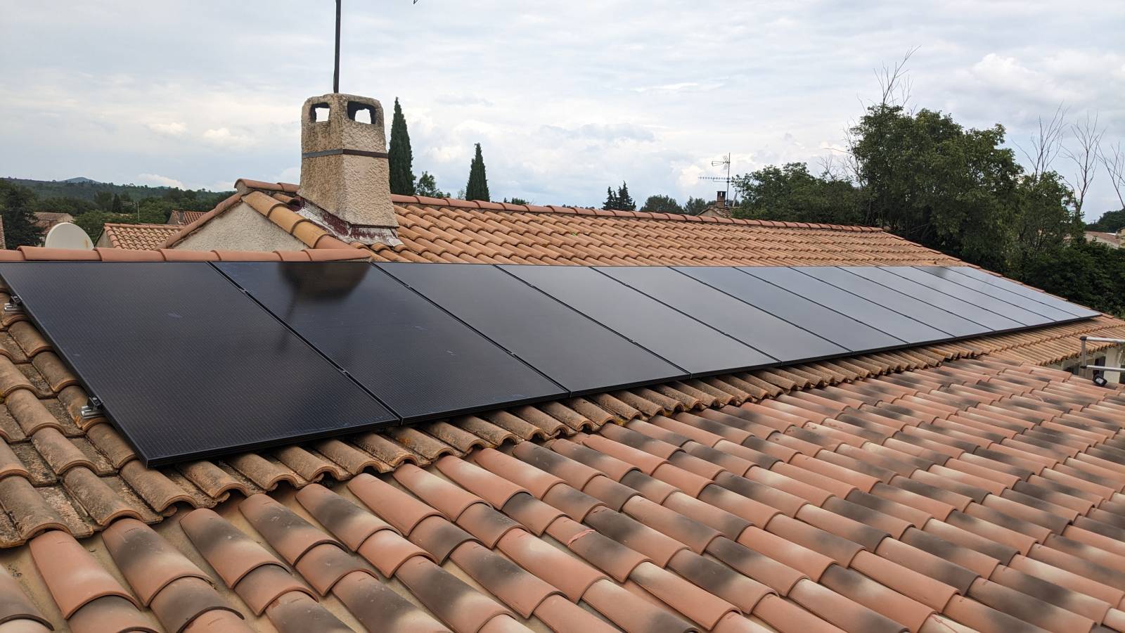 découvrez des avis détaillés sur les panneaux photovoltaïques afin de vous aider à choisir la meilleure option pour produire de l'énergie solaire. comparez les performances, les avis d'experts et les retours d'expérience d'utilisateurs pour faire un choix éclairé.