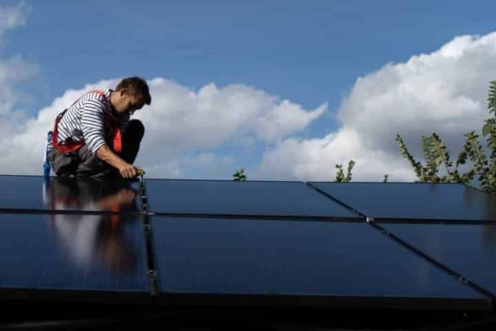 découvrez comment choisir le bon installateur photovoltaïque pour optimiser votre investissement énergétique. comparez les qualifications, l'expérience et les avis clients pour garantir une installation de panneaux solaires efficace et durable.