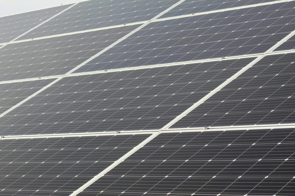 découvrez comment choisir le panneau photovoltaïque idéal pour vos besoins énergétiques. notre guide vous aide à comparer les différents types, rendements et prix, afin d'optimiser votre investissement et de maximiser les économies d'énergie.