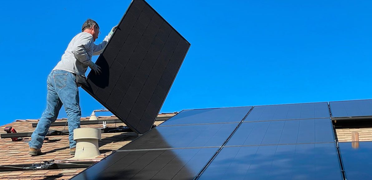 découvrez les différents coûts des panneaux solaires, les facteurs influençant leur prix et les aides financières disponibles pour rendre votre transition énergétique plus abordable.