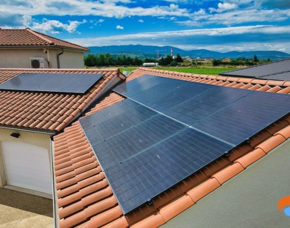 découvrez les différences entre les panneaux solaires photovoltaïques et thermiques. apprenez comment choisir le système le mieux adapté à vos besoins énergétiques et optimisez votre consommation d'énergie grâce à des solutions écologiques.