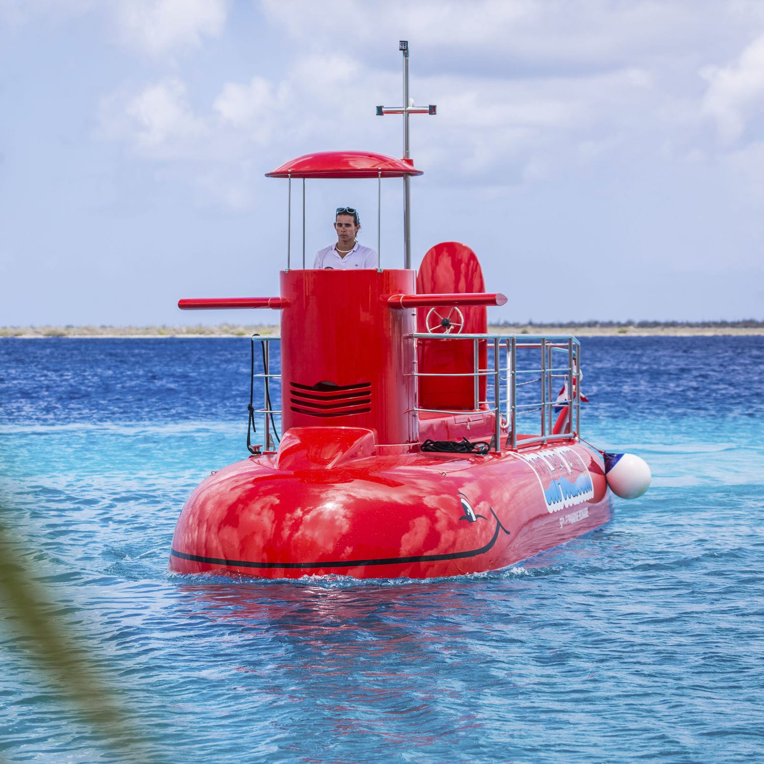 découvrez tout sur le double fond bateau : ses avantages, ses caractéristiques et son rôle essentiel dans la sécurité et la performance des embarcations. apprenez comment cette innovation maritime améliore la flottabilité et protège votre navire des entrées d'eau.