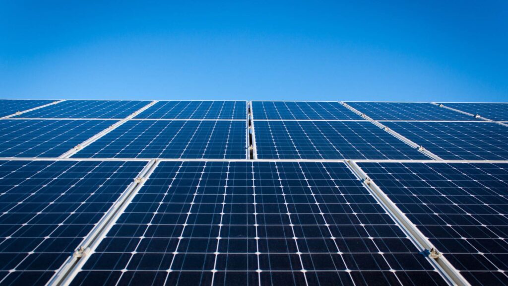 découvrez comment maximiser l'efficacité des panneaux photovoltaïques pour optimiser votre production d'énergie solaire. apprenez les meilleures pratiques, les technologies innovantes et les astuces pour tirer le meilleur parti de votre installation photovoltaïque.