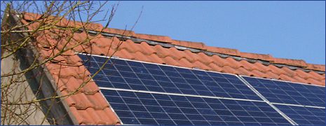 découvrez les meilleures pratiques pour choisir l'emplacement idéal de vos panneaux photovoltaïques. optimisez votre investissement en énergie solaire grâce à des conseils sur l'ensoleillement, l'orientation et l'inclinaison des panneaux pour maximiser leur efficacité.