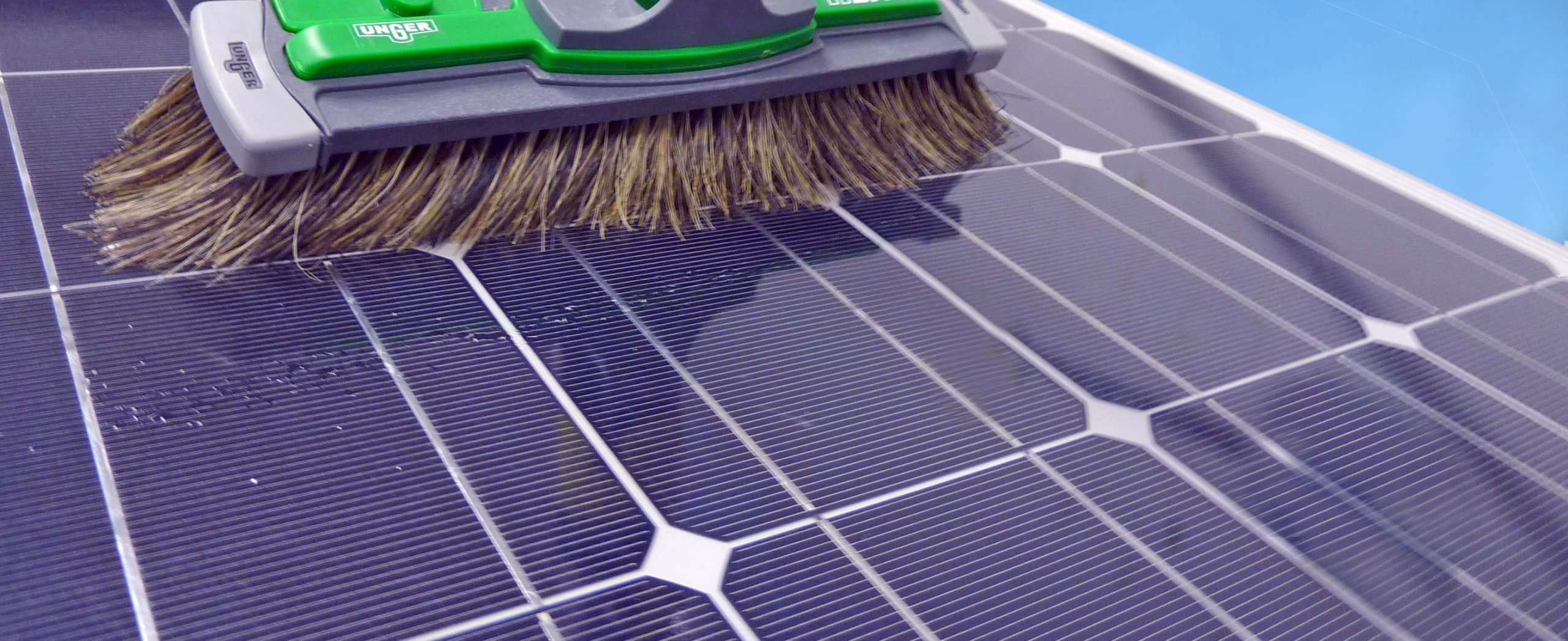 découvrez l'importance de l'entretien des panneaux photovoltaïques pour optimiser leur performance et prolonger leur durée de vie. apprenez les meilleures pratiques et conseils pour assurer un fonctionnement optimal de votre installation solaire.