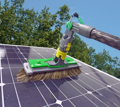 découvrez l'importance de l'entretien des panneaux photovoltaïques pour maximiser leur performance et prolonger leur durée de vie. apprenez des astuces pratiques et les meilleures méthodes pour assurer un fonctionnement optimal de votre installation solaire.