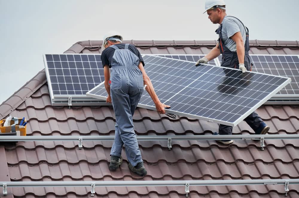 découvrez notre guide complet sur les panneaux photovoltaïques pour débutants. apprenez les bases de l'énergie solaire, les avantages des panneaux, comment les installer, et les conseils pour choisir le meilleur équipement pour votre maison.