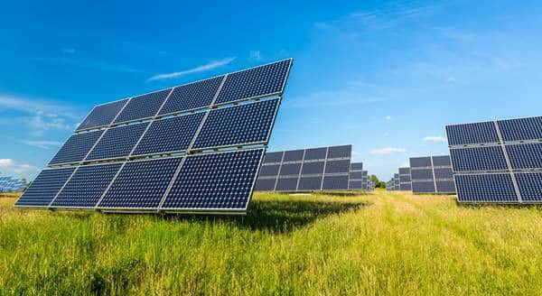 découvrez notre guide complet sur les panneaux solaires : tout ce que vous devez savoir pour choisir, installer et optimiser votre système photovoltaïque. economisez sur votre facture d'électricité et contribuez à la protection de l'environnement.