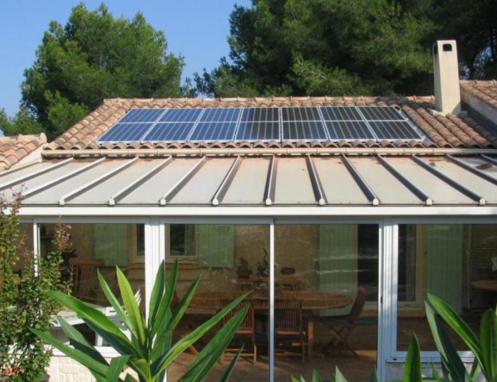 découvrez notre guide photovoltaïque complet pour tout savoir sur l'énergie solaire. apprenez comment installer des panneaux solaires, optimiser votre consommation d'énergie et réduire vos factures, tout en contribuant à un avenir durable.