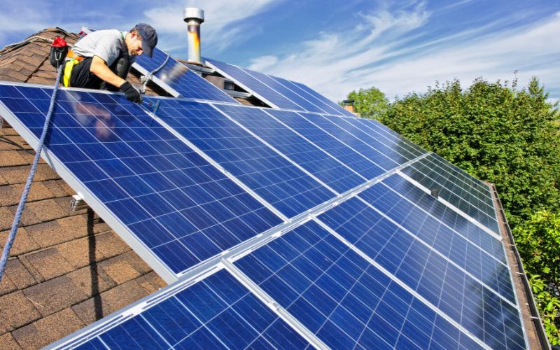 découvrez les inconvénients de l'énergie solaire, notamment ses coûts d'installation, son efficacité variable en fonction des conditions climatiques, et l'espace requis pour les panneaux. informez-vous sur les défis à relever pour une transition énergétique réussie.