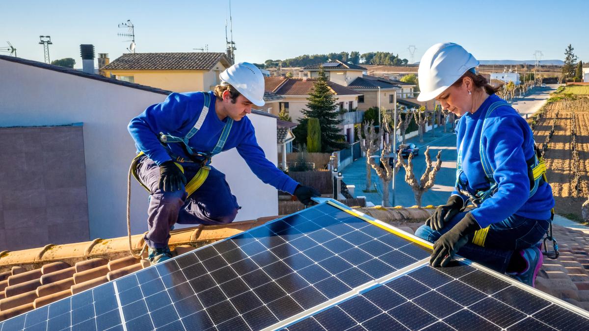 découvrez notre service d'installation de panneaux photovoltaïques, qui vous permet de produire votre propre électricité tout en réduisant votre empreinte carbone. profitez d'une énergie renouvelable et économisez sur vos factures d'énergie grâce à nos experts qualifiés.
