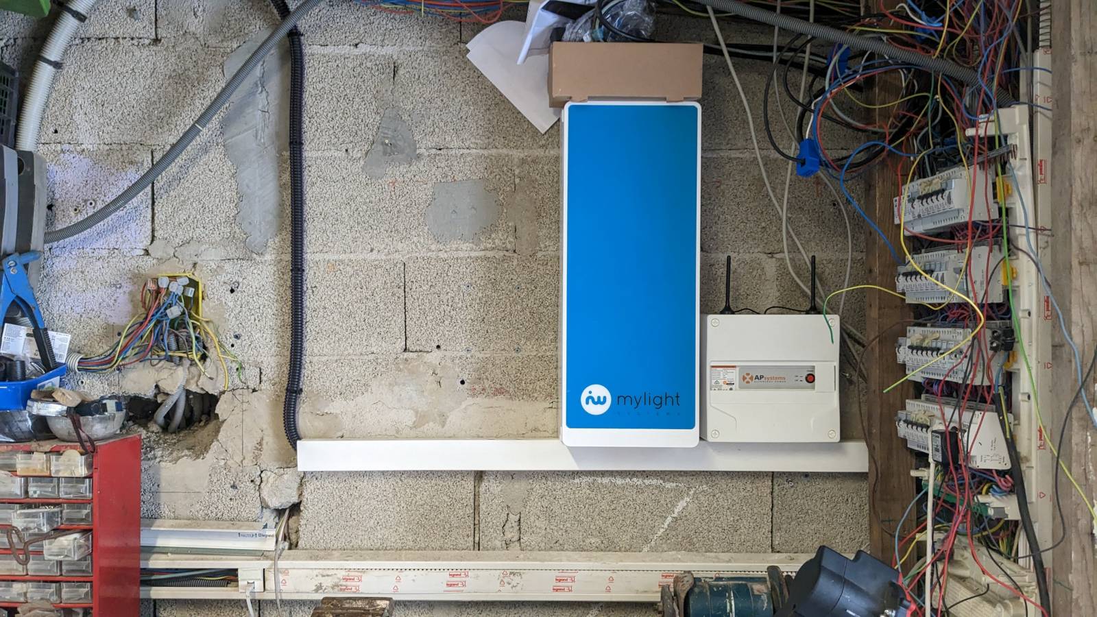 découvrez nos services d'installation professionnelle adaptés à vos besoins. que ce soit pour des équipements techniques, des systèmes de sécurité ou des infrastructures, notre équipe d'experts s'assure d'une mise en place efficace et conforme aux normes. profitez d'une installation rapide et de qualité pour optimiser vos espaces.