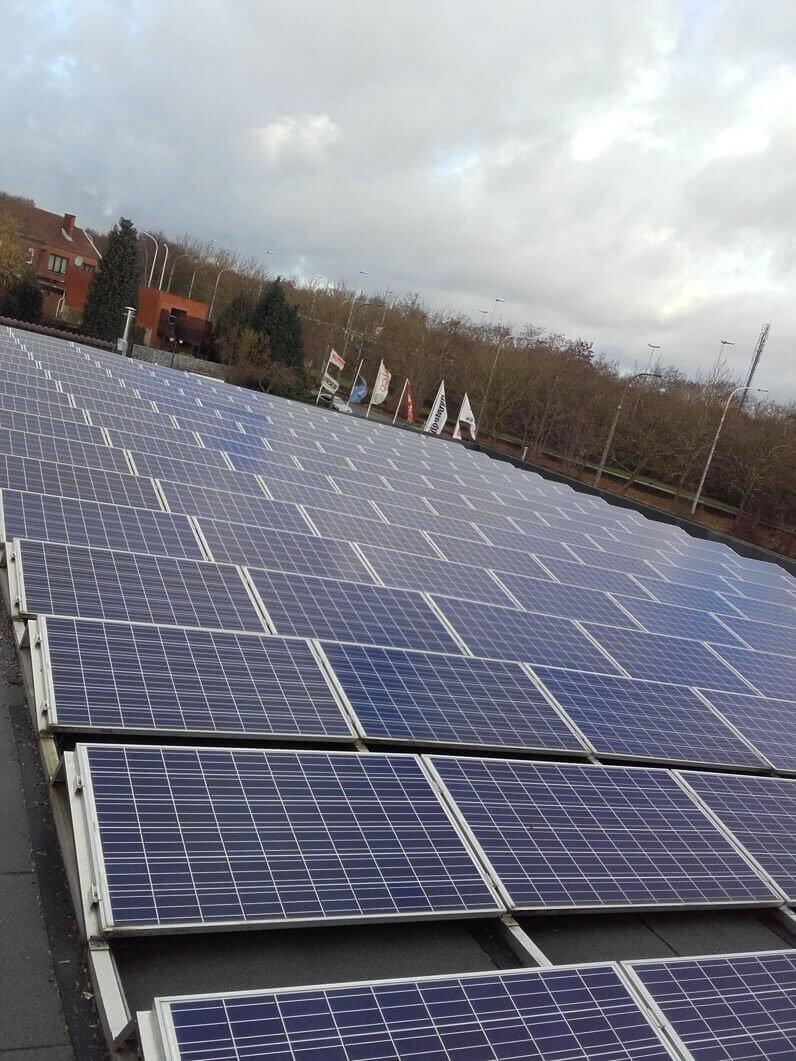 découvrez comment investir dans des panneaux photovoltaïques pour profiter d'économies d'énergie significatives, réduire votre empreinte carbone et bénéficier d'incitations financières. explorez les avantages d'une installation solaire et transformez votre maison en une source d'énergie durable.