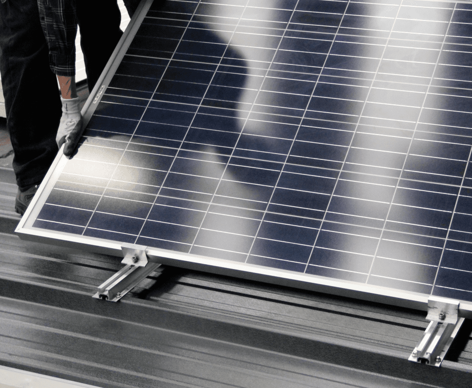 découvrez comment investir dans des panneaux solaires en belgique et profitez des avantages fiscaux, des économies sur vos factures d'énergie et d'une contribution à la transition énergétique. informez-vous sur les meilleures options et les aides disponibles pour rentabiliser votre investissement durable.