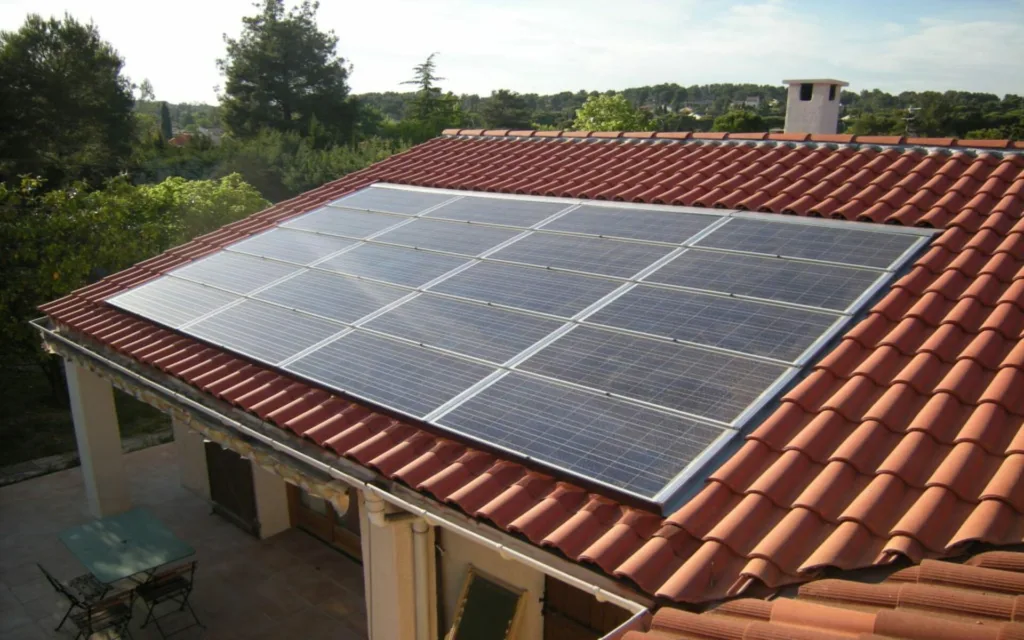 découvrez comment investir dans des panneaux solaires pour réduire vos factures d'énergie et contribuer à la protection de l'environnement. profitez des avantages fiscaux, des subventions et des rendements à long terme offerts par cette solution durable.