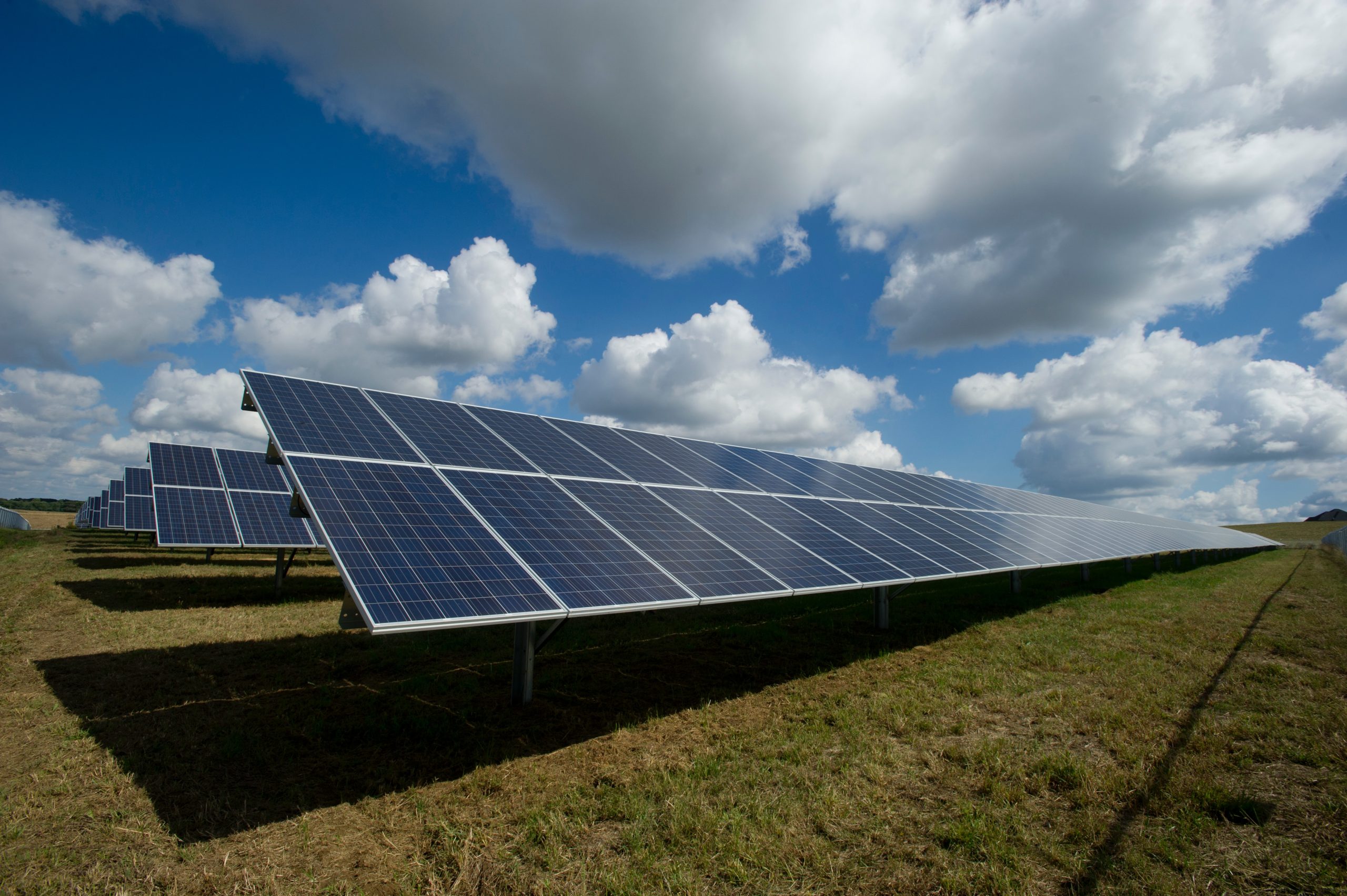 découvrez comment maximiser votre investissement solaire grâce à des conseils pratiques et des stratégies efficaces. optimisez votre retour sur investissement tout en contribuant à un avenir durable.