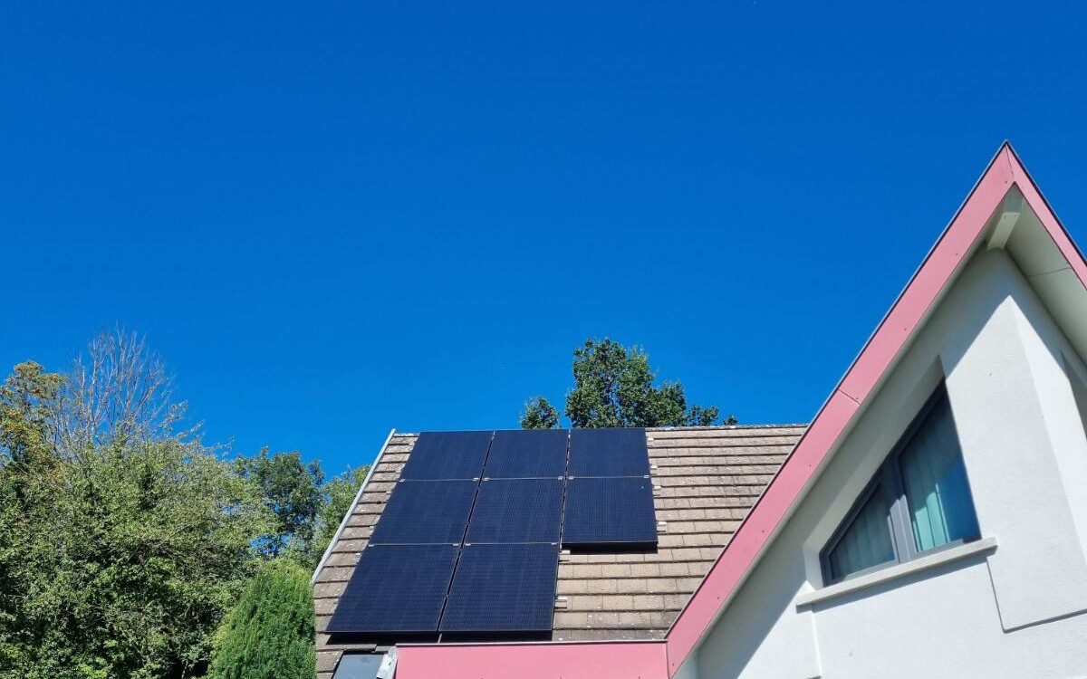 découvrez notre panneau solaire 500wc, une solution efficace pour produire de l'énergie renouvelable. idéal pour réduire vos factures d'électricité et contribuer à un avenir durable, ce panneau offre une performance optimale et une installation facile.