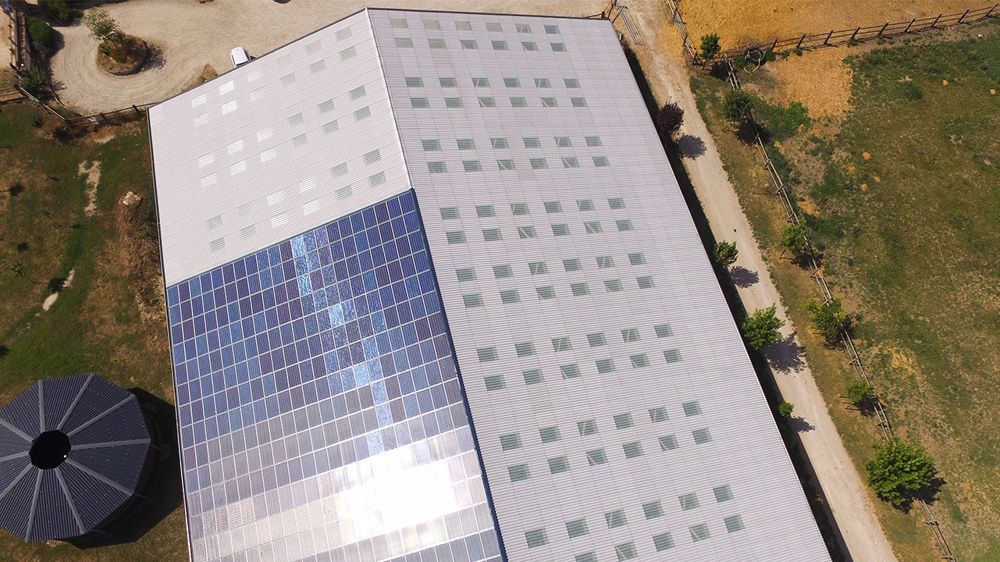découvrez notre panneau solaire blanc, alliant esthétique moderne et performance énergétique. idéal pour valoriser votre habitat tout en réduisant votre empreinte carbone. optez pour une solution durable et élégante pour votre production d'énergie renouvelable.