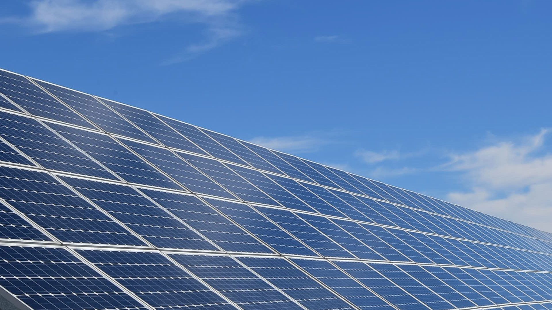 découvrez les avantages des panneaux photovoltaïques pour produire une énergie renouvelable et durable. optimisez votre consommation d'électricité tout en réduisant votre empreinte carbone grâce à des solutions solaires innovantes et performantes.